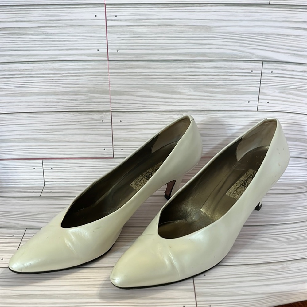 Vintage Amalfi Dahlia Pillow Leather Heels made in Italy off white size 11